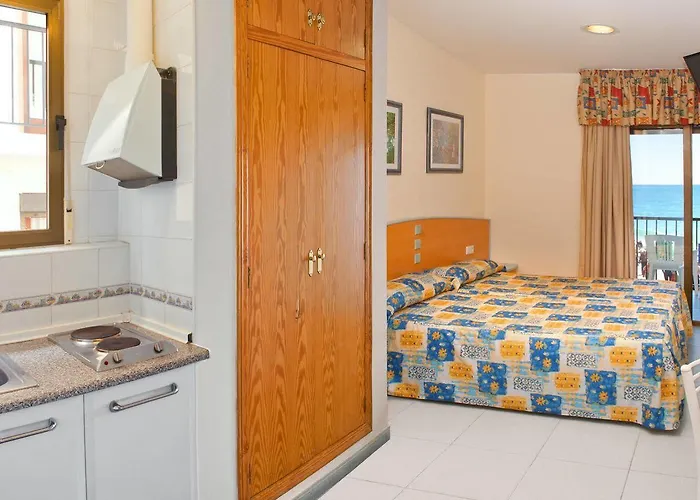 Estudios Rh Sol Hotel 2*