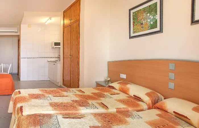 Hotel Estudios Rh Sol 2*