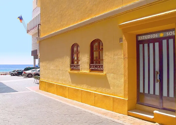 Hotel Estudios Rh Sol 2*